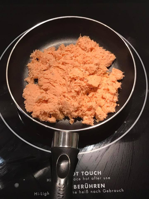 Phan Như Thảo chia sẻ cách làm ruốc cá hồi ướp sữa mẹ cho con sơ sinh ăn dặm - 10