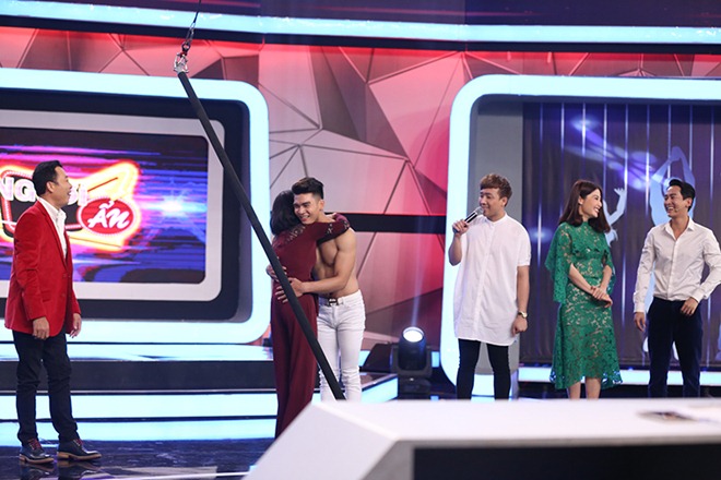 Người bí ẩn 2017 tập cuối: Diễm My xin phép amp;#34;ông xãamp;#34; Hứa Vĩ Văn được amp;#34;sờ múiamp;#34; trai đẹp - 8