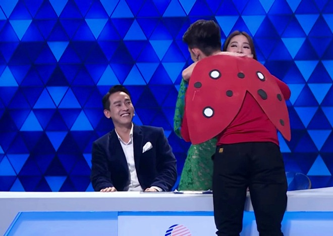 Người bí ẩn 2017 tập cuối: Diễm My xin phép amp;#34;ông xãamp;#34; Hứa Vĩ Văn được amp;#34;sờ múiamp;#34; trai đẹp - 11