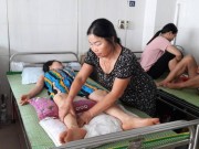 Tin tức - Cô giáo trẻ bị liệt nửa người sau một mũi tiêm vào mông, chưa tìm ra nguyên nhân