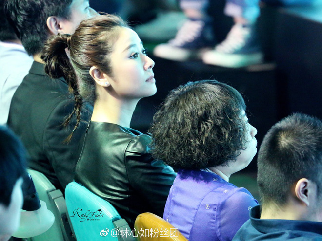 Ngôi sao 24/7: Lâu mới xuất hiện, amp;#34;ma nữ Thái Lanamp;#34; bị lộ ảnh cặp với đàn em 21 tuổi - 5