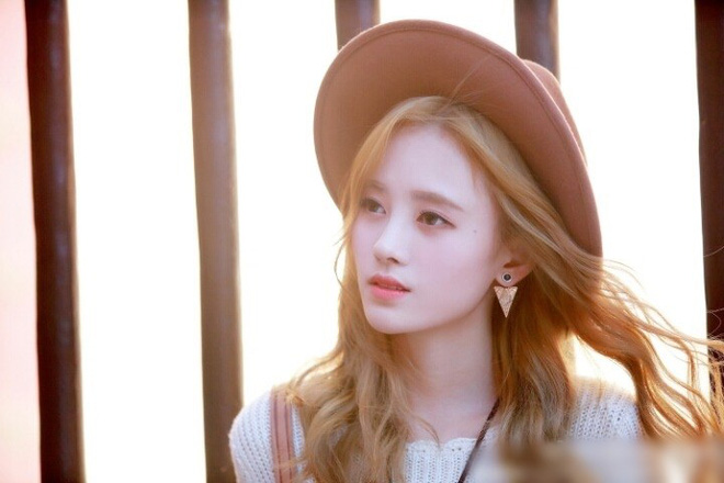 Ngôi sao 24/7: Lâu mới xuất hiện, amp;#34;ma nữ Thái Lanamp;#34; bị lộ ảnh cặp với đàn em 21 tuổi - 8