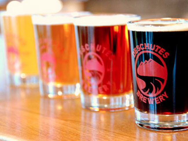 Bend, Mỹ: Nếu du khách muốn giải sầu bằng bia, thì thị trấn nhỏ ở bang Oregon là địa điểm lý tưởng nhất. Bởi vì đây là nơi có tỷ lệ bia trên đầu người cao nhất nước Mỹ và đồng thời được đặt cho biệt danh “Thành phố bia”.
