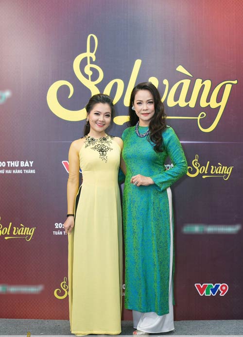 Vắng người yêu hot girl, Hồ Việt Trung tình tứ với Uyên Trang - 4