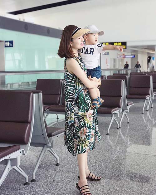 Ly Kute đi chơi cùng mẹ và con trai mà ai cũng ngỡ amp;#34;3 chị emamp;#34; - 3