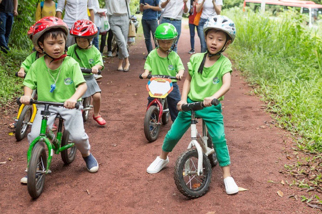 Sao Việt nô nức rủ nhau cho con vào rừng dã ngoại ngày hè - 1