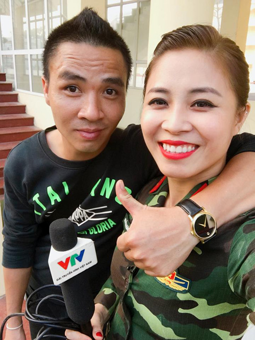 MC Chúng tôi là chiến sĩ khoe ảnh hiếm 7 năm trước bên bạn trai mới - 1