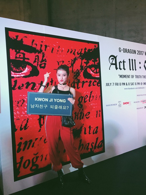 Ồn ào với nghệ sĩ Trung Dân tạm lắng, Hương Giang Idol sang Thái xem show diễn G-Dragon - 5