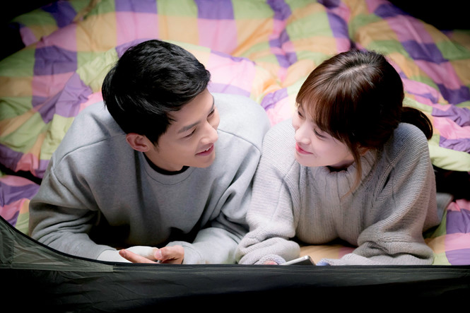 Song Joong Ki công bố amp;#34;trótamp;#34; trao thân cho Song Hye Kyo, fan vứt bỏ ảnh anh ra bãi rác - 1