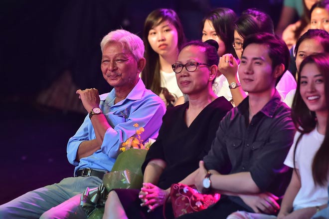 TV Show: Isaac amp;#34;lỗi mồmamp;#34; nhận mình là... cô, thí sinh VNTM quát cả giám khảo - 9