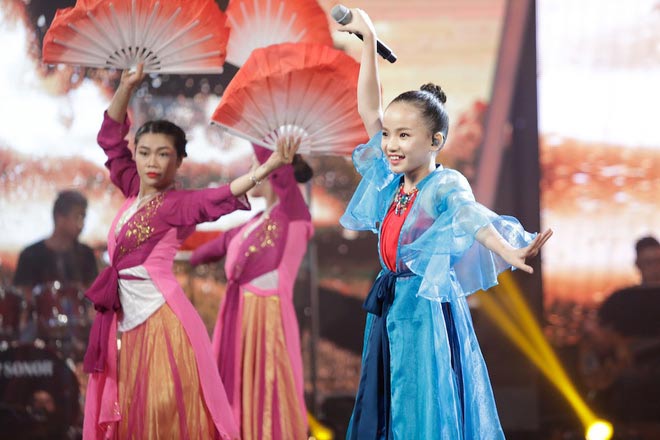 TV Show: Isaac amp;#34;lỗi mồmamp;#34; nhận mình là... cô, thí sinh VNTM quát cả giám khảo - 6