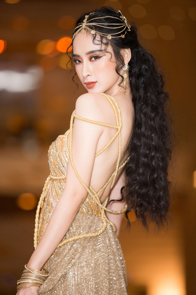 Angela Phương Trinh nửa kín nửa hở mê hoặc đến nghẹt thở - 2