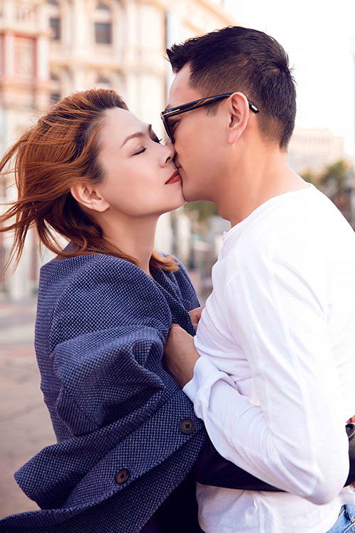 Lãng mạn chưa, bạn trai Việt kiều bế bổng Thanh Thảo giữa phố đông người - 2