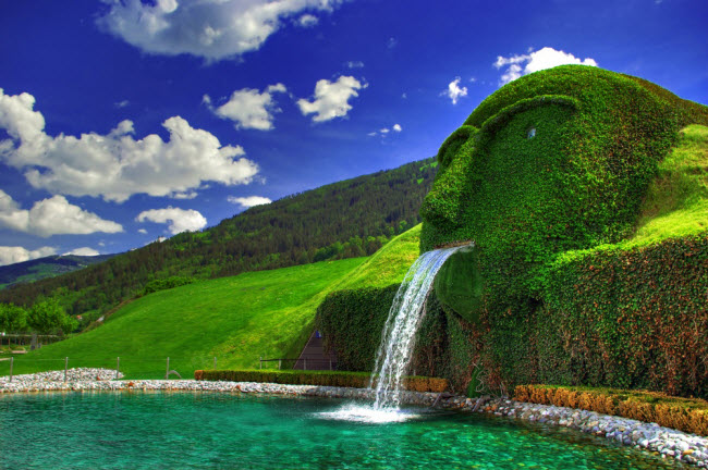 Đài phun nước Swarovski, Áo.
