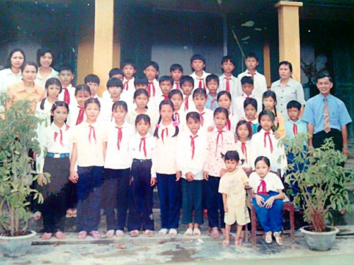 Cô gái xương thuỷ tinh 27 tuổi, nặng 15kg và hành trình hơn 10 năm dạy học miễn phí - 2