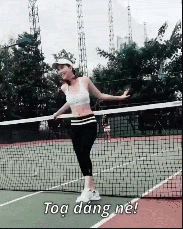 Ngọc Trinh lắc mông, tạo dáng amp;#34;điên đảoamp;#34; trên sân tennis khiến fan cười đau bụng - 11