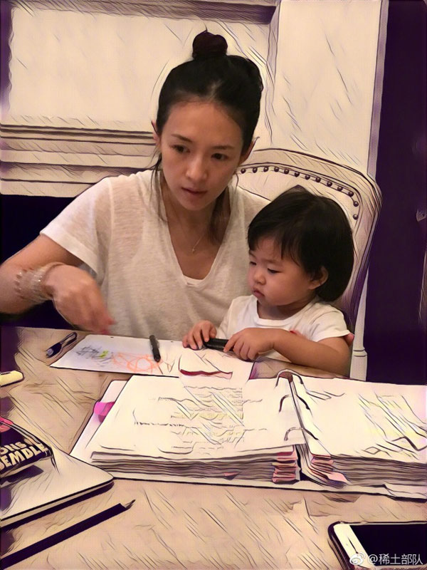 Ngôi sao 24/7: Cứ đáng yêu như con gái Chương Tử Di thế này, ai cũng muốn sinh con - 1