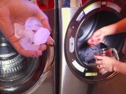 Nhà đẹp - Hết đổ vào bồn cầu, vợ còn đổ đá lạnh vào máy giặt khiến chồng tròn mắt