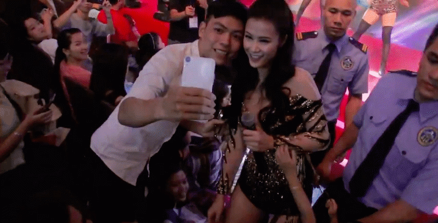 Đông Nhi khoe hình thể nóng bỏng với thiết kế jumpsuit lấp lánh - 12