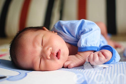 Thương vợ, bố 8x tự lập phương pháp “trị” con khóc đêm - 6