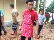 Xem & Đọc - Loạt ảnh hậu trường "lầy" không đỡ nổi của phim "Người phán xử"