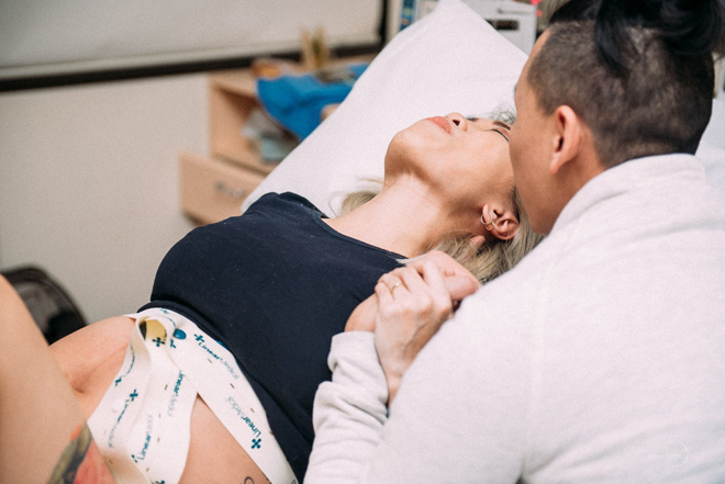 Bộ ảnh anh chồng soái ca cùng vợ 9x vượt cạn khiến hàng nghìn chị em amp;#34;phát hờnamp;#34; vì ghen tị - 13