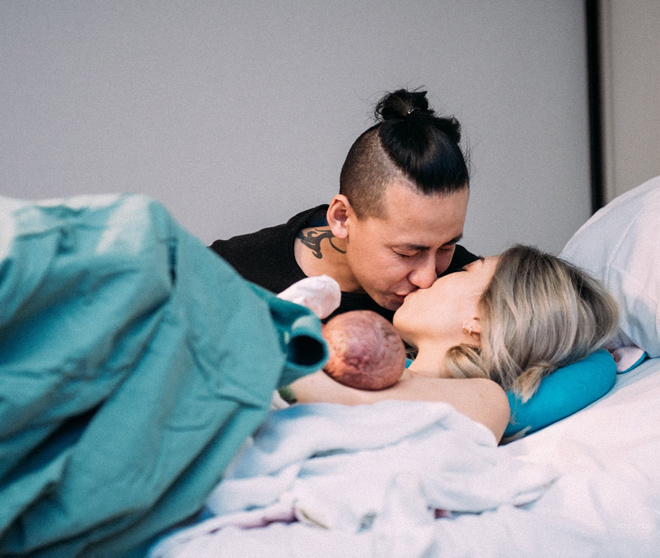 Bộ ảnh anh chồng soái ca cùng vợ 9x vượt cạn khiến hàng nghìn chị em amp;#34;phát hờnamp;#34; vì ghen tị - 5