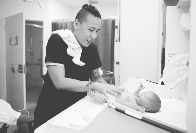 Bộ ảnh anh chồng soái ca cùng vợ 9x vượt cạn khiến hàng nghìn chị em amp;#34;phát hờnamp;#34; vì ghen tị - 17