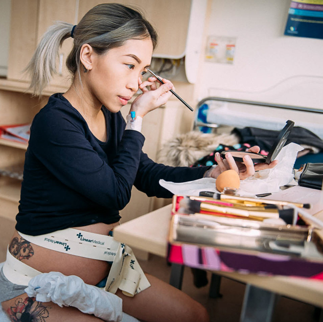 Bộ ảnh anh chồng soái ca cùng vợ 9x vượt cạn khiến hàng nghìn chị em amp;#34;phát hờnamp;#34; vì ghen tị - 8