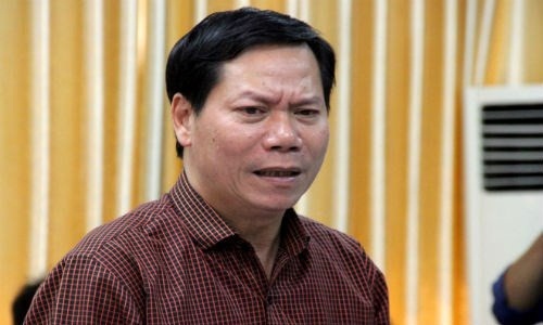 Vụ 8 người tử vong khi chạy thận nhân tạo: Giám đốc Bệnh viện tỉnh Hòa Bình xin từ chức - 1