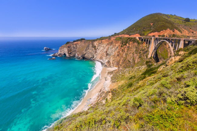 Bang California, Mỹ: Đây là địa địa lý tưởng để du khách lái xe ngắm cảnh dọc bờ biển.
