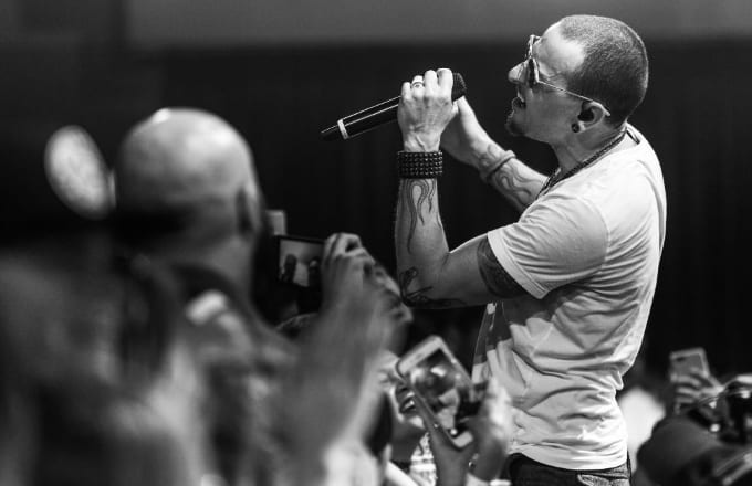 Lời nhắn gửi bố của con trai Chester Bennington khiến mọi người bật khóc - 1