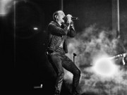 Làng sao - Nam ca sĩ Chester Bennington của huyền thoại Linkin Park tự tử qua đời ở tuổi 41