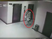 Tin tức - Dở trò sàm sỡ gái xinh trong thang máy, gã biến thái nhận cái kết đáng đời