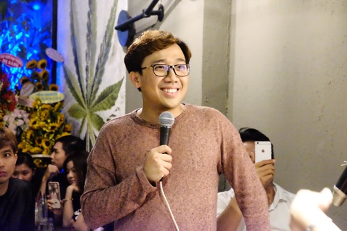 Trấn Thành ăn mặc giản dị, hát đến nửa đêm chúc mừng Anh Đức - 1