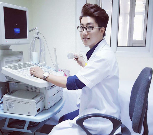 Nam bác sĩ sản khoa khoe clip thai nhi 26 tuần nhảy múa tung tăng đốn tim các mẹ bầu - 1