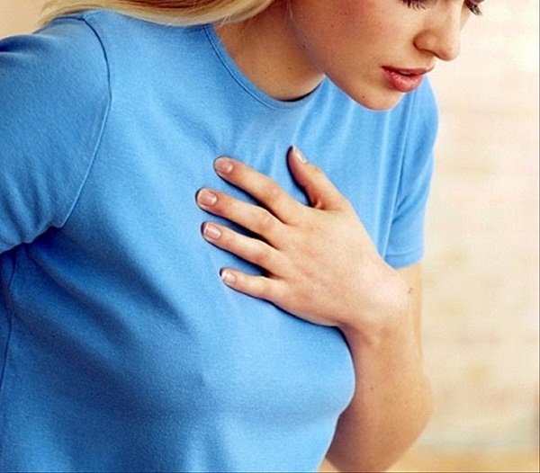 Nguy cơ dị ứng, ung thư nḗu còn dùng nước lau sàn nhà sai lầm như thḗ này - 2