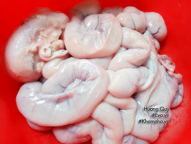 Dồi trường hấp hành gừng, món ngon đãi chồng ngày nắng nóng - 1