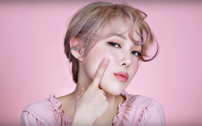 Hướng dẫn trang điểm nhẹ nhàng Hàn Quốc với son môi hồng duyên dáng - 1