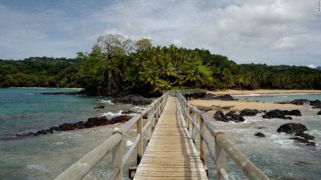 Bom Bom, Đảo Príncipe: Khi nghỉ dưỡng này nằm giữa không gian hoang sơ của hòn đào ở ngoài khơi bờ biển phía tây châu Phi.
