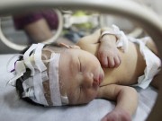 Bà bầu - Sau phá thai, người mẹ trẻ bàng hoàng phát hiện con mình vẫn còn sống và đã được bán đi