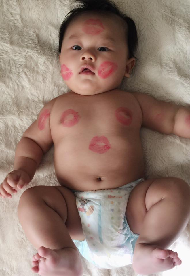 amp;#34;Yêu hết sẩyamp;#34; con trai 3 tháng tuổi ú na ú nần của diễn viên Khánh Hiền và chồng Việt kiều - 7