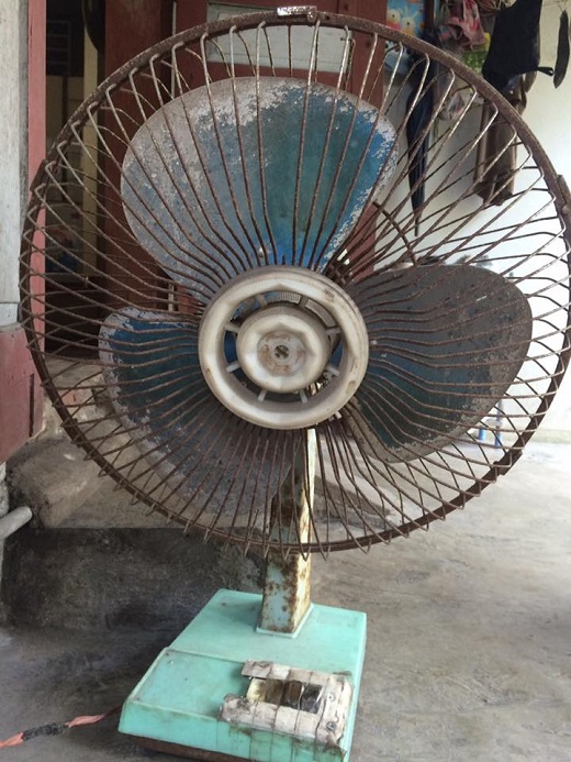 Giới trẻ hào hứng khoe quạt điện cổ amp;#34;nhiều tuổi hơn cả mìnhamp;#34; mà vẫn dùng tốt, nhà bạn có không? - 10