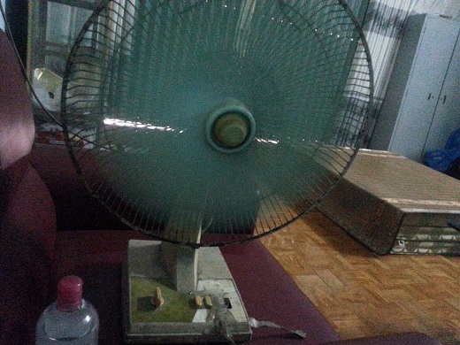 Giới trẻ hào hứng khoe quạt điện cổ amp;#34;nhiều tuổi hơn cả mìnhamp;#34; mà vẫn dùng tốt, nhà bạn có không? - 11