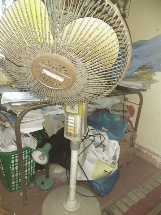 Giới trẻ hào hứng khoe quạt điện cổ amp;#34;nhiều tuổi hơn cả mìnhamp;#34; mà vẫn dùng tốt, nhà bạn có không? - 5