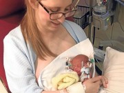 Bà bầu - Cãi lời bác sĩ để mang thai, bà mẹ từng "trở về từ cõi chết" sinh con kháu khỉnh