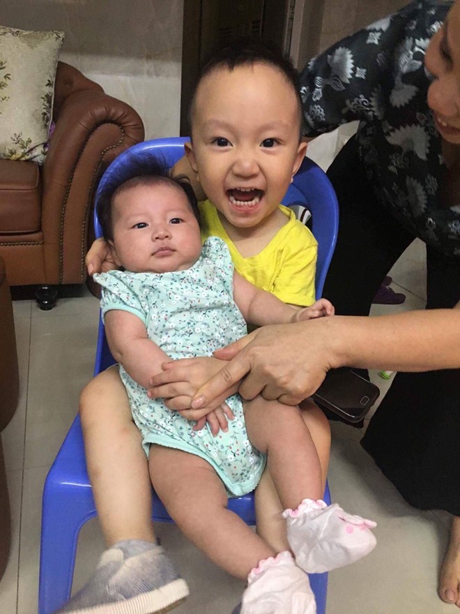 Ấm áp hình ảnh ông bố ngang tàng Tuấn Hưng bế gọn nàng amp;#34;công chúaamp;#34; nhỏ trên cánh tay - 5