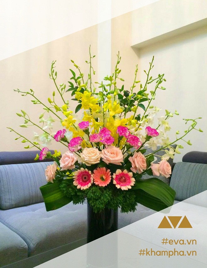 Học mẹ Việt cắm bình hoa amp;#34;trăm sắc màuamp;#34; đẹp mê mẩn, bày nhà rực rỡ - 6