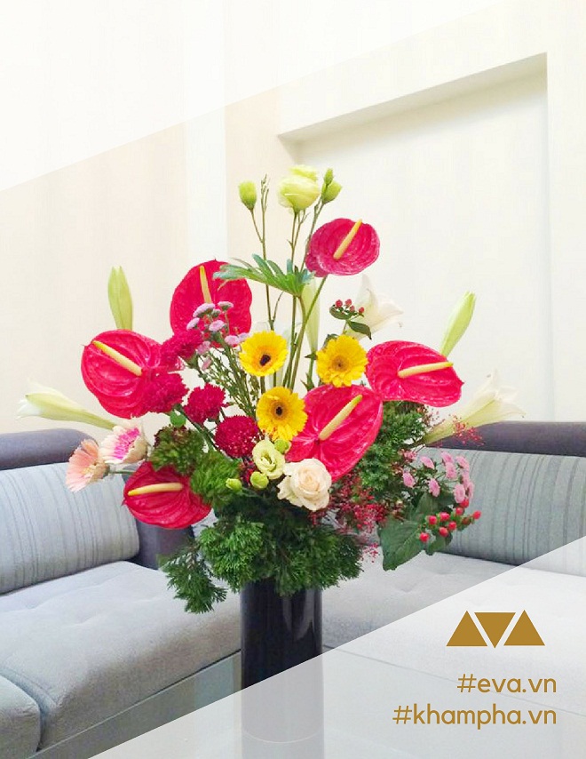 Học mẹ Việt cắm bình hoa amp;#34;trăm sắc màuamp;#34; đẹp mê mẩn, bày nhà rực rỡ - 5