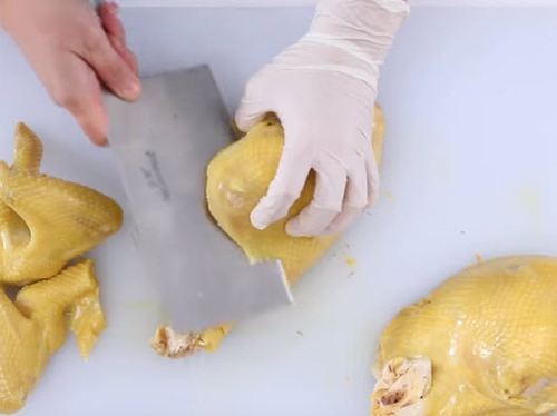 Nhờ bạn trai sinh viên y khoa chặt gà, cô gái choáng vì thành quả amp;#34;bá đạoamp;#34; - 11